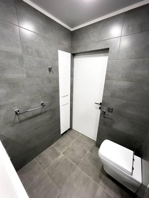 Hermes Cityview Apartment Chisinau Exterior photo